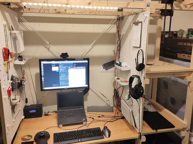 desk-20221230